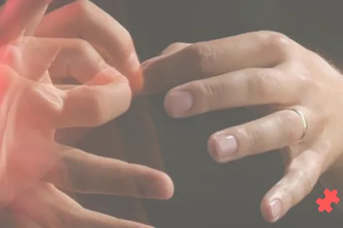 Des mains faisant des signes de la LSF